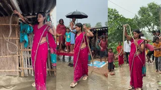 Saree-Clad Woman Catches Giant Rat Snake; Her Sizzling Looks Set Internet On Fire | Viral Video